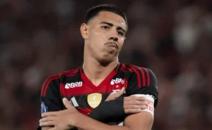 Iago deve ser vendido pelo Flamengo em breve, devido à falta de espaço com Filipe Luís