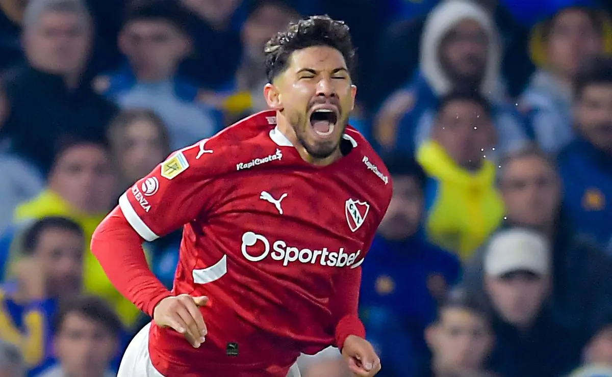 Impasse com clube chileno atrasa anúncio, mas Santos segue perto de Felipe Loyola