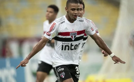 Impasse salarial: negociação de Brenner com o Vasco entra em espera.