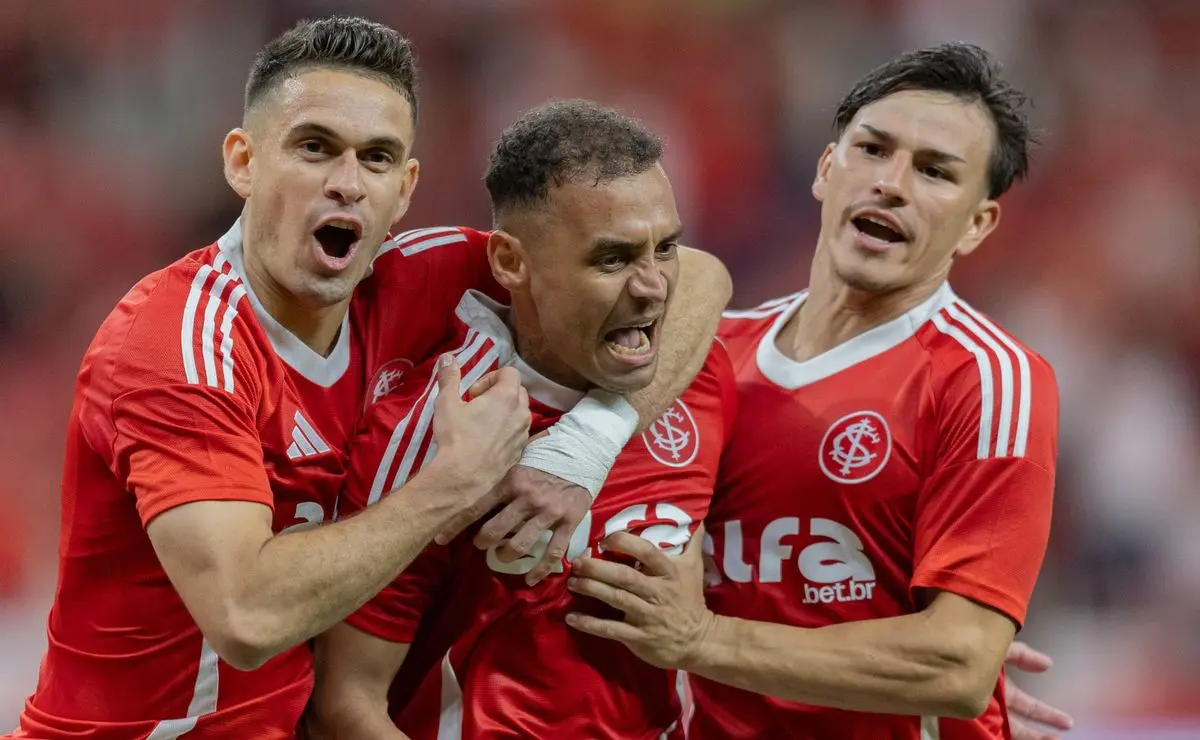 Inter x Athletico-PR: IA prevê 4 gols e empate na estreia do Brasileirão