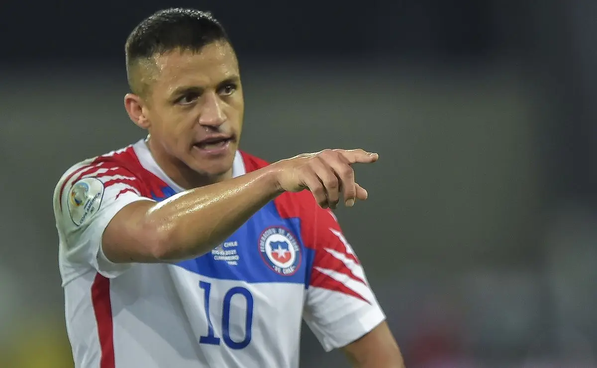 Internacional avança em negociação e agenda reunião para contratar Alexis Sánchez