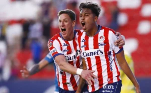 Internacional contata atacante Andrés Vombergar após não renovação com o San Lorenzo, informa Nicola