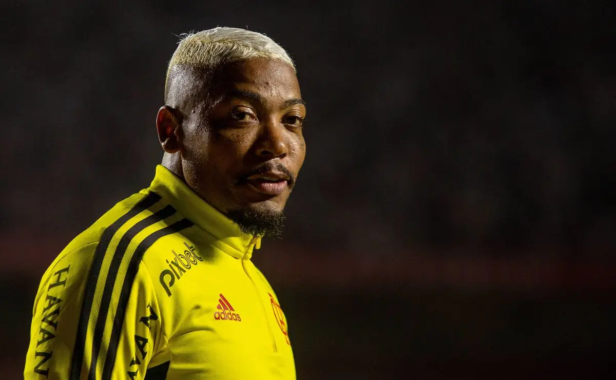 Internacional estuda proposta de Marinho e avalia custo-benefício do atacante no mercado