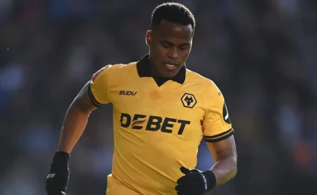 Jhon Arias surpreende e continua na Premier League, recusando o Palmeiras.