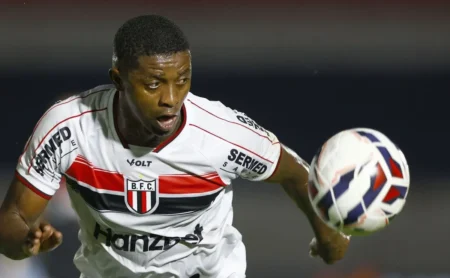 Jonathan Cafú reforça a Ponte Preta após passagens por São Paulo e Corinthians