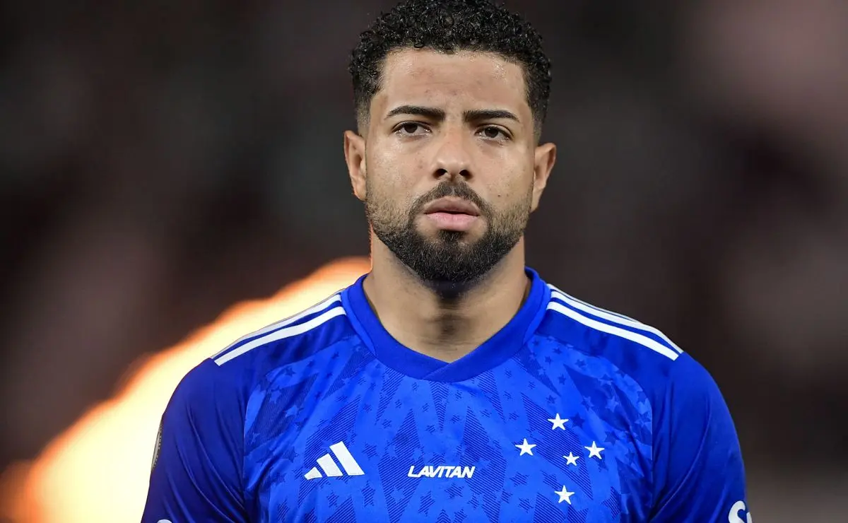 João Marcelo nega rumores de saída e rebate propostas do Cruzeiro