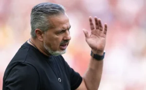 José Boto pode buscar reforço para o ataque do Flamengo após saídas de Michael e Wallace Yan