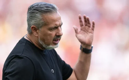 José Boto pode buscar reforço para o ataque do Flamengo após saídas de Michael e Wallace Yan