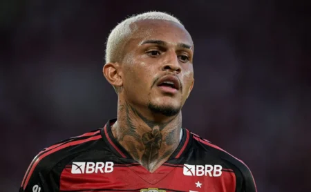 Justiça determina depósito de R$ 16 milhões do Flamengo referentes à venda de Wesley à Roma