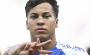 Kaio Jorge renova com o Cruzeiro e envia mensagem ao Flamengo após quebrar silêncio