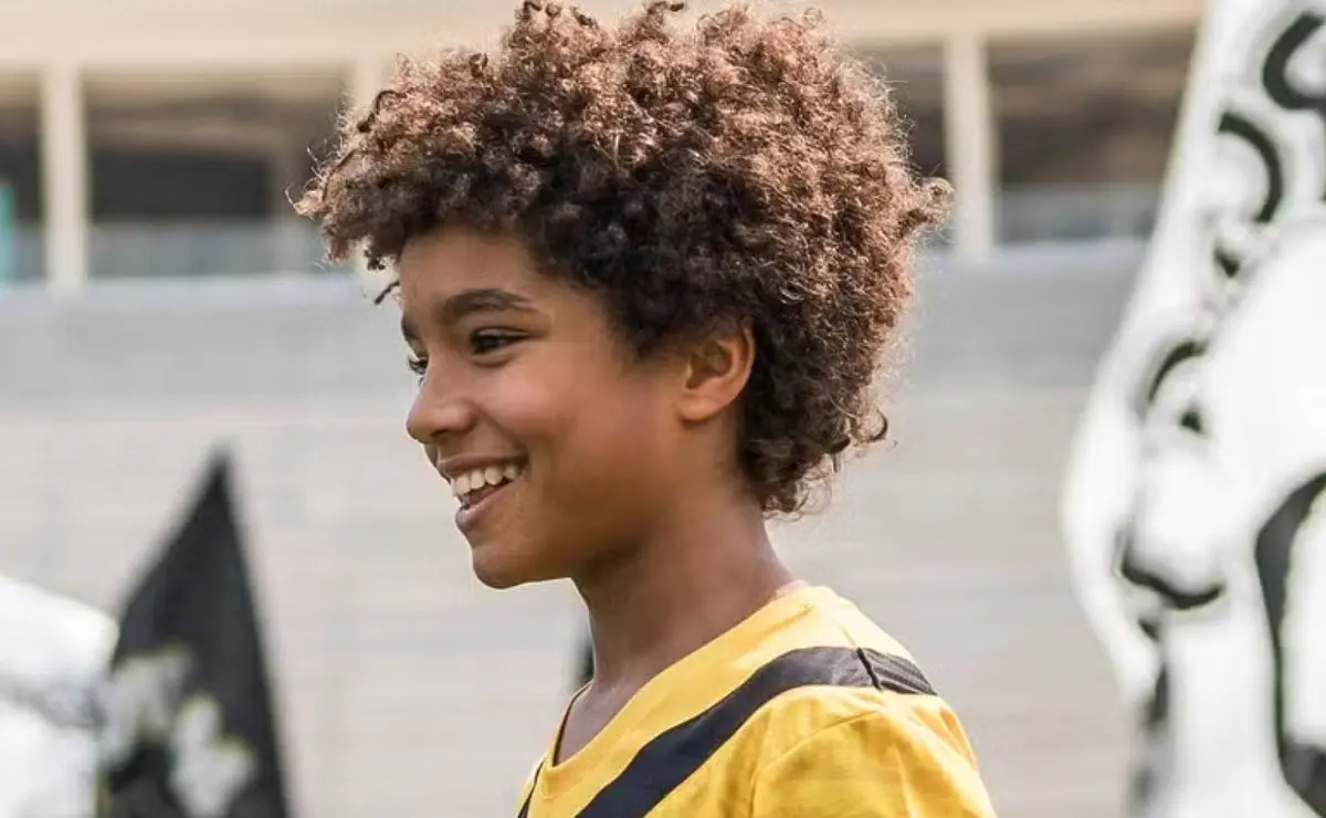 Kauan Basile assina contrato de dois anos com o Santos e receberá R$ 4 milhões