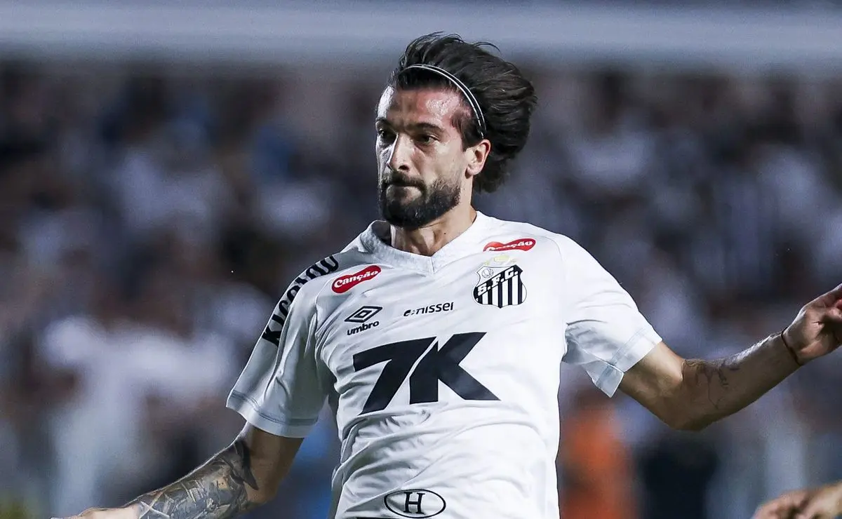 Lautaro Díaz se torna alvo da torcida em empate do Santos com o Bragantino pelo Paulista