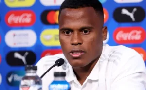 Leila Pereira é alertada sobre possível perda de Jhon Arias para o Galatasaray.