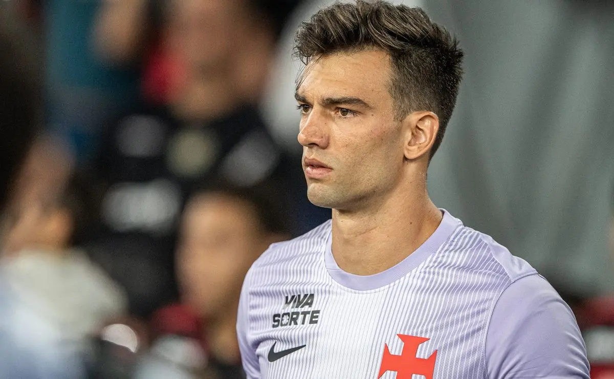 Léo Jardim abandona o clubismo e admite superioridade do Flamengo: “Precisamos trabalhar”