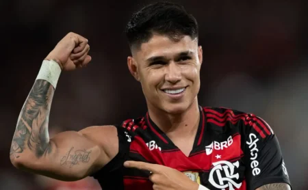 Luiz Araújo se torna peça inegociável no Flamengo pela confiança de Filipe Luís e gols decisivos Luiz Araújo se torna peça inegociável no Flamengo pela confiança de Filipe Luís e gols decisivos
