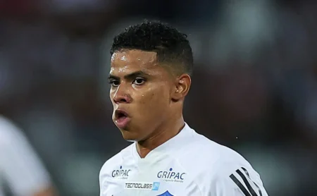 Luís Castro identifica entrave na carreira de José Enamorado e define missão no Grêmio em 2026