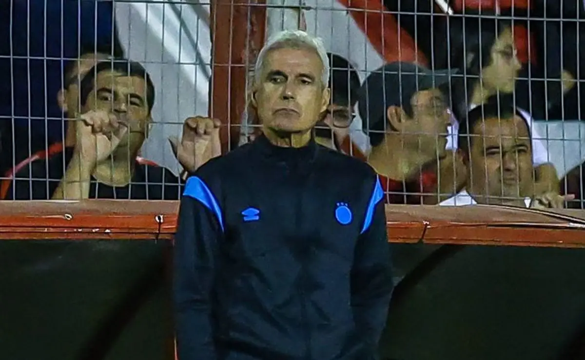 Luís Castro prioriza controle e paciência em vitória do Grêmio sobre o Guarany