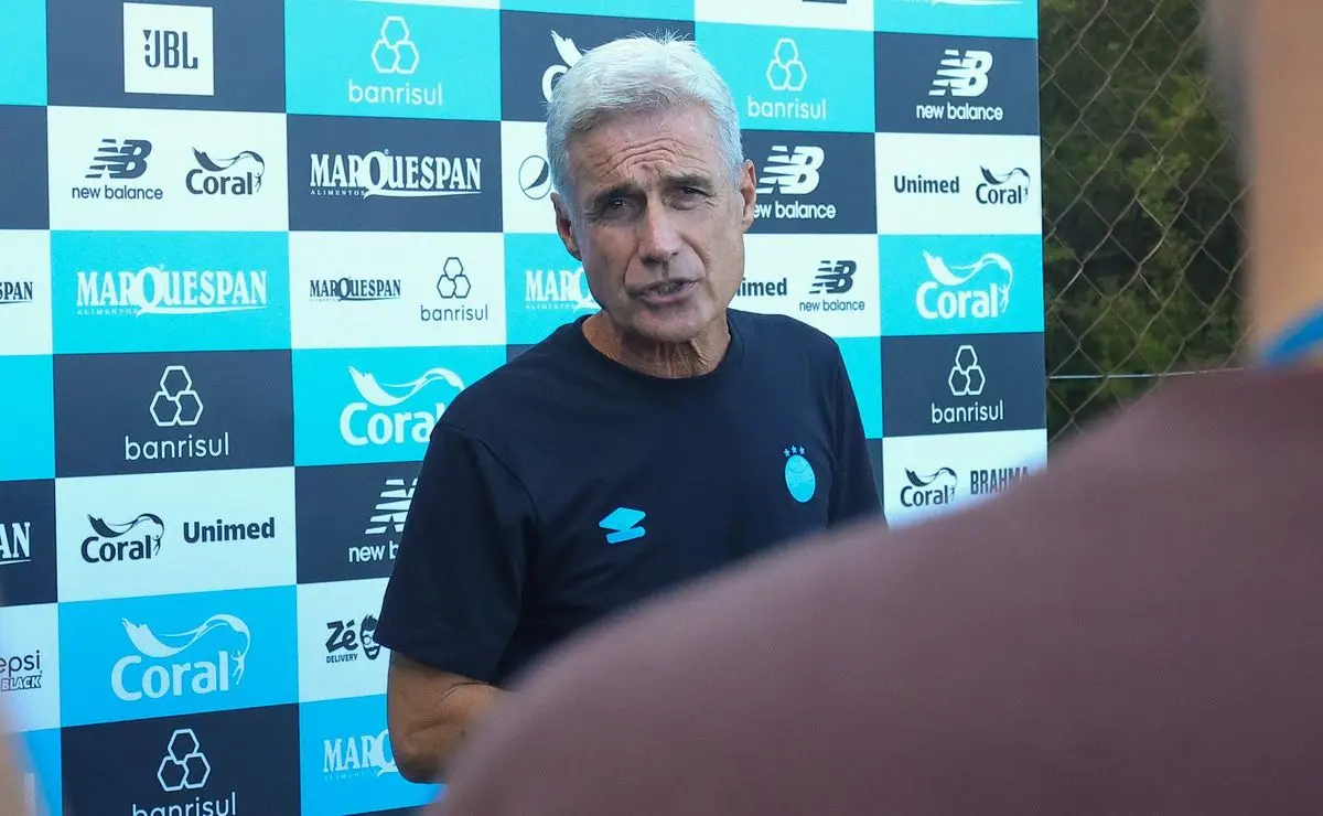 Luís Castro reconhece importância do Gre-Nal e projeta duelo contra o Inter no Beira-Rio