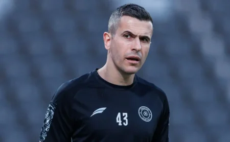 Marcelo Grohe, ex-Grêmio, pode rescindir contrato com o Al-Shabab e ficar livre no mercado