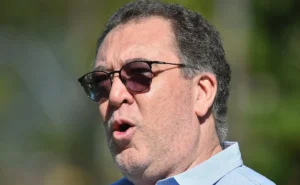 Marcelo Teixeira autoriza Mattos a negociar Billal, e Santos busca oportunidades no exterior