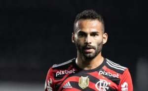 Marcelo Teixeira busca Thiago Maia, mas negociação estagna e Santos afasta retorno