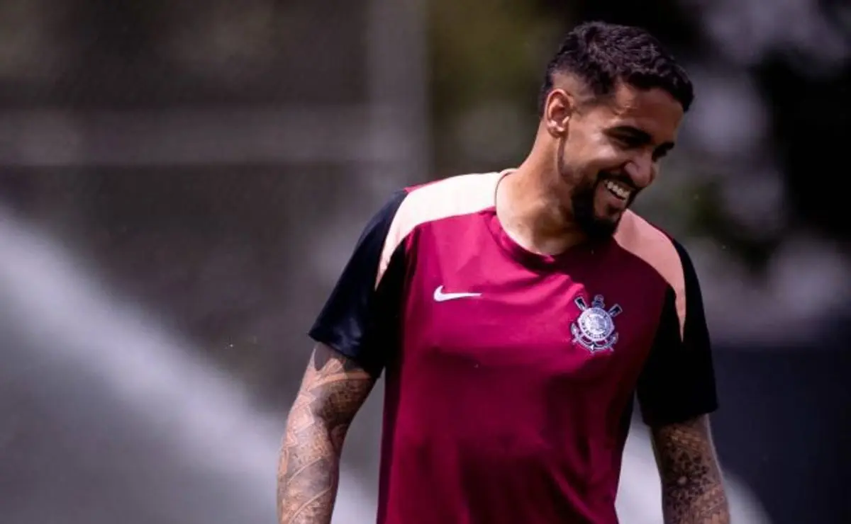 Matheus Pereira exalta retorno ao Corinthians após dez anos: “Inexplicável”
