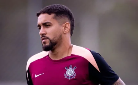 Matheus Pereira levanta debate com fala sobre concorrência antes de Santos x Corinthians