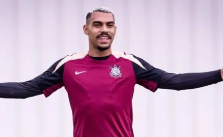 Matheuzinho minimiza tempo curto de preparação e prevê estreia desafiadora em Corinthians x Ponte Preta
