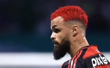 Michael deixa o Flamengo e acerta com clube da Arábia Saudita Michael deixa o Flamengo e acerta com clube da Arábia Saudita