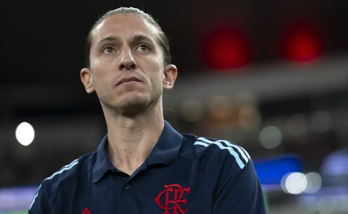 Michael, do Flamengo, na mira do Internacional após perder espaço com Filipe Luís