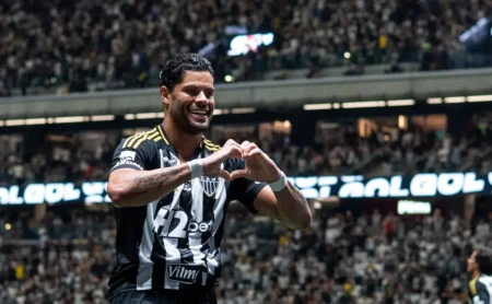 Negociação entre Fluminense e Atlético-MG por Hulk volta a ser interrompida por exigência final