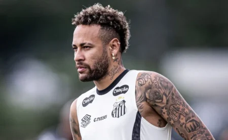 Neymar intensifica recuperação no Santos e aproxima retorno aos gramados