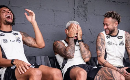 Neymar se recupera e Santos o espera para o clássico contra o Palmeiras