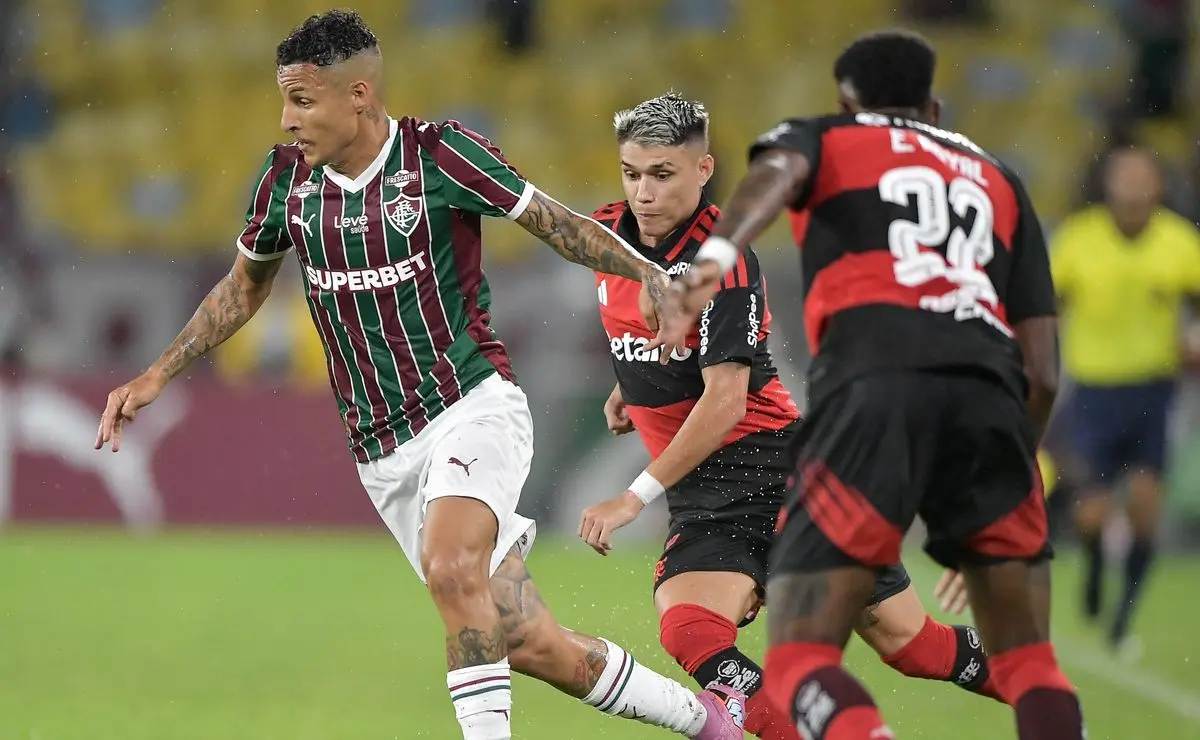 Notas e Desempenho: Análise Individual de Fluminense x Flamengo no Carioca