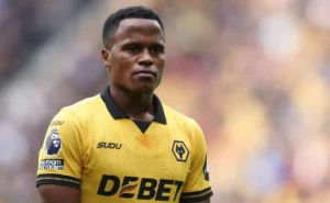 O futuro de John Arias: sondagens, interessados e os próximos passos.