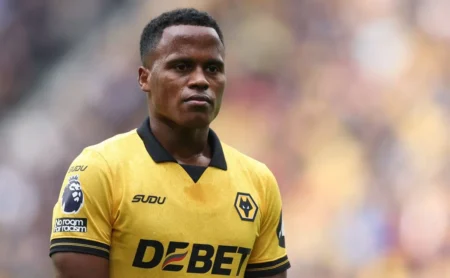 O futuro de John Arias: sondagens, interessados e os próximos passos.