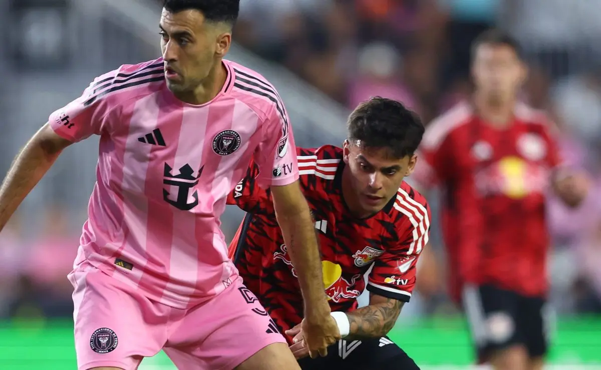 Odorico Roman perde a paciência e Grêmio avalia rescisão com Carballo após polêmicas