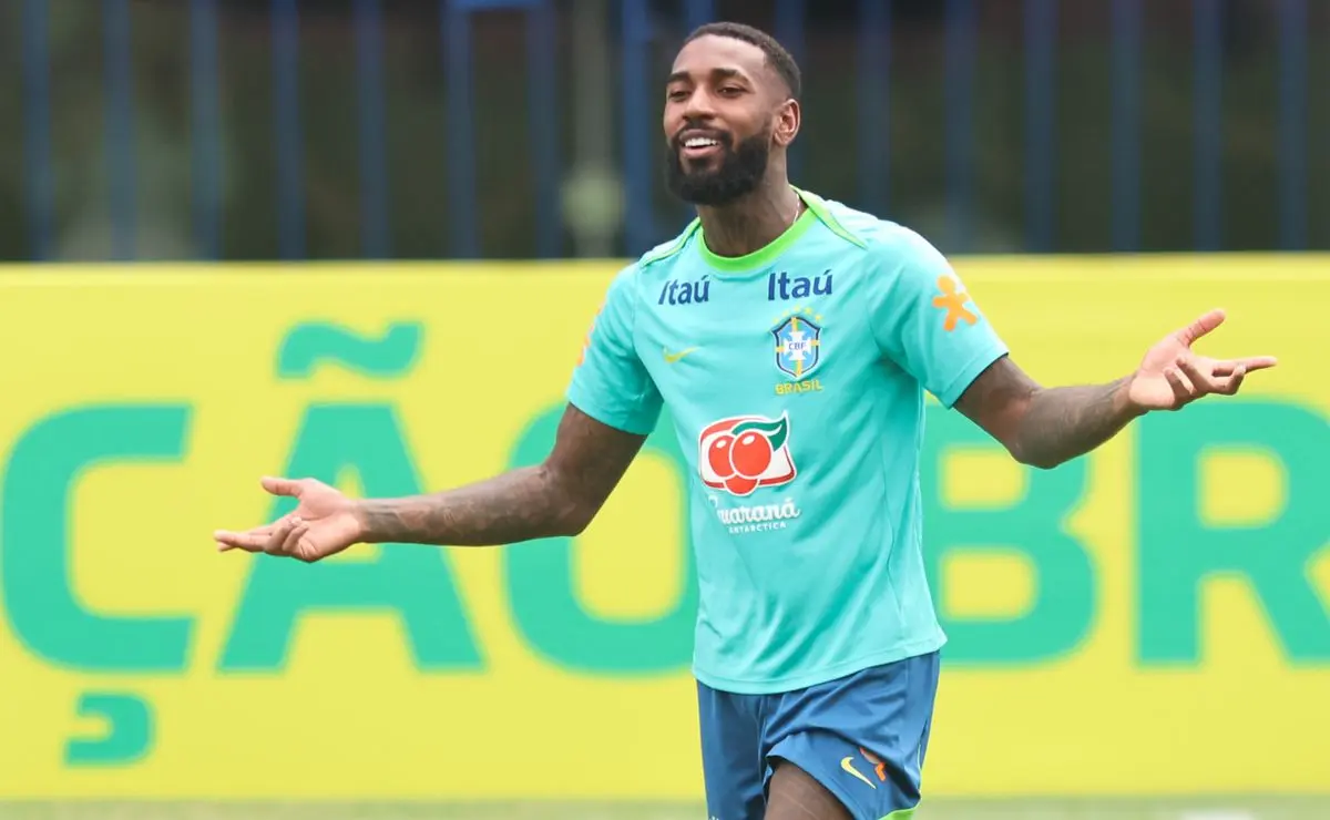 Pai de Gerson chega a BH para discutir futuro do meia com o Cruzeiro