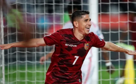 Palmeiras decide não contratar Savarino para 2026