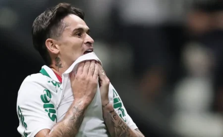 Palmeiras e Atlético-MG empatam em estreia do Brasileirão com gol contra de Khellven