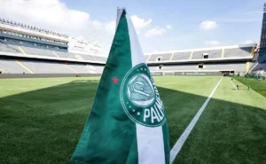 Palmeiras enfrenta o Santos pelo Paulistão com retrospecto favorável fora do Allianz Parque