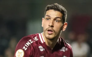 Palmeiras intensifica busca por Nino com pressão por reforços e Zenit pede R$ 63 milhões Palmeiras intensifica busca por Nino com pressão por reforços e Zenit pede R$ 63 milhões