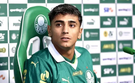 Palmeiras oficializa a venda de Facundo Torres e registra prejuízo financeiro.