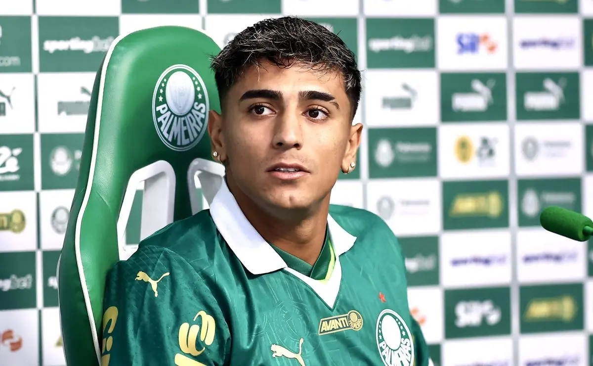 Palmeiras oficializa a venda de Facundo Torres e registra prejuízo financeiro.