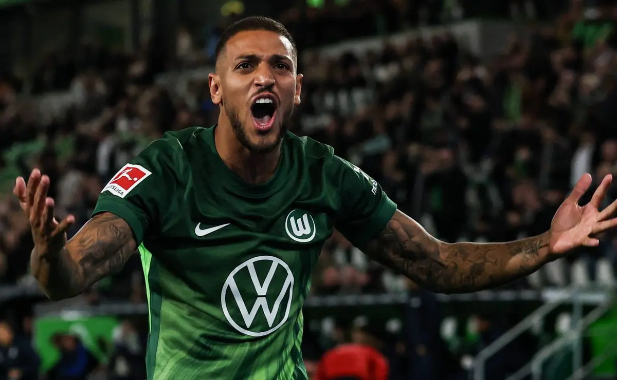 Palmeiras supera o Corinthians e avança em negociação por Vini Souza, do Wolfsburg, com oferta de € 9 milhões