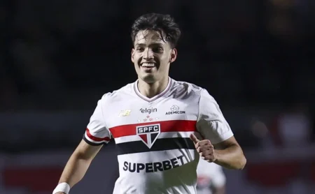 Palmeiras vira o jogo contra o São Paulo no Choque-Rei, em Barueri