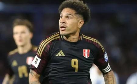 Paolo Guerrero, ex-Corinthians, é agredido por torcedores do Alianza Lima