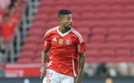 Paulinho Paula comenta estreia no Internacional e projeta clássico Gre-Nal no Beira-Rio