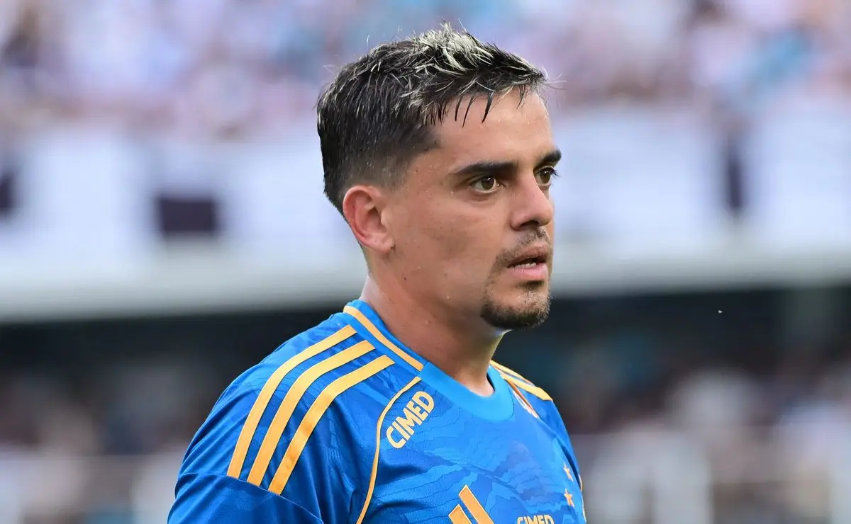 Pedido de Tite: Fagner permanece no Cruzeiro para a Libertadores Pedido de Tite: Fagner permanece no Cruzeiro para a Libertadores