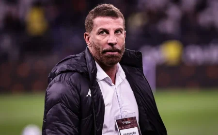 Pedrinho no Corinthians: Vasco tenta contratar Vinícius Souza